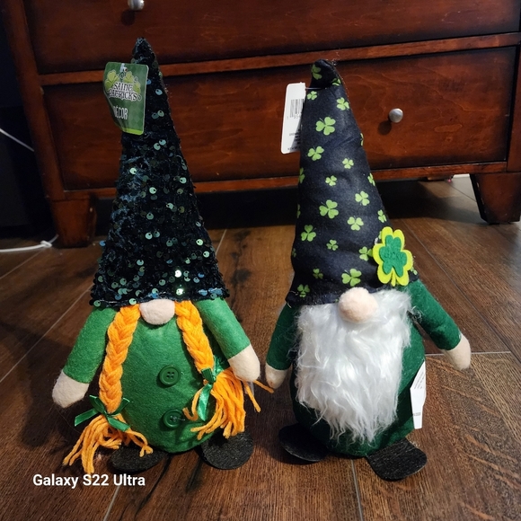 St. Patrick's Couple Gnomes- - Picture 3 of 5
